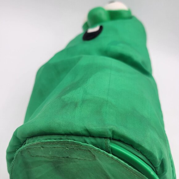 Fisher Price Veggie Tales LARRY the CUCUMBER Sing & Dance Vintage 2000 WORKS! - Picture 4 of 9